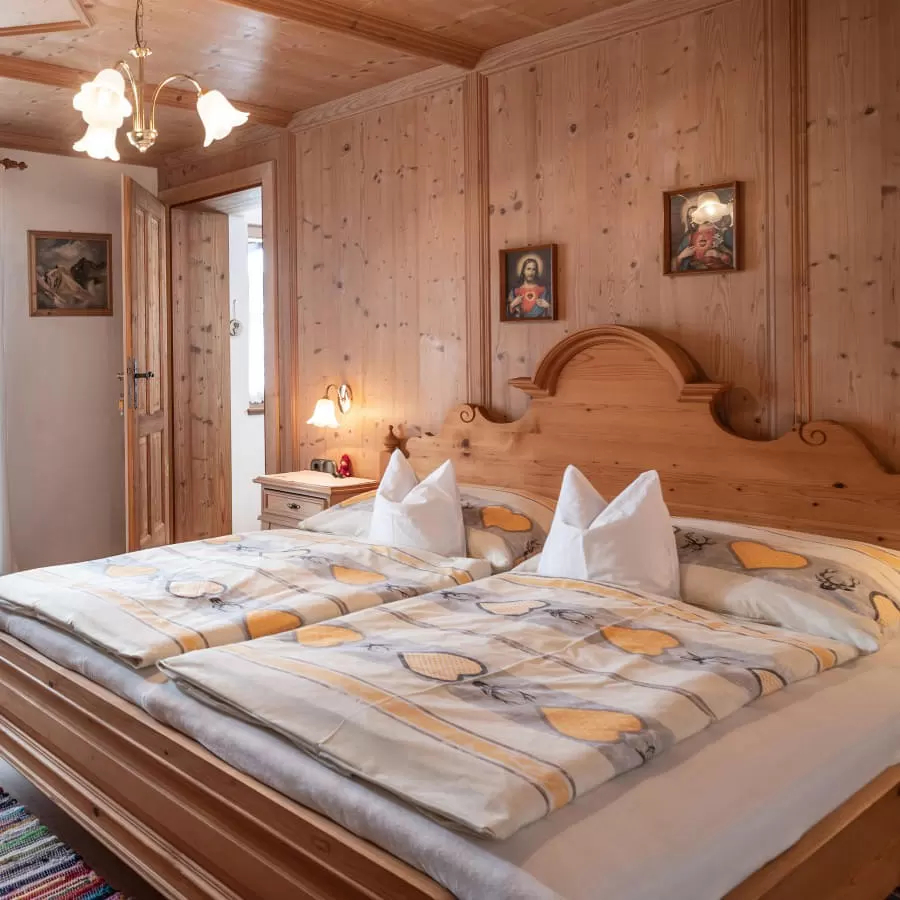 Gaestehaus_Stoeckl_Aschauerweg_56_Going_12_2019_Ferienwohnung_Astberg_Schlafzimmer