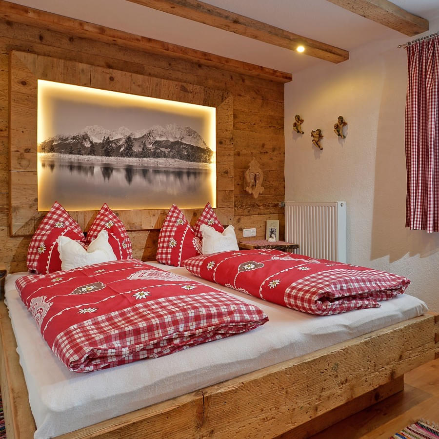 Ferienwohnung-Gaestehaus-Stoeckl-Going-Aschauerweg-56-und-58-Anneliese-Stoeckl-Appartement-Kitzbueheler-Horn-Schlafzimmer